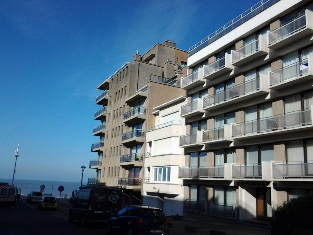 Zonnig Appartement Met Zeezicht Koksijde Exteriér fotografie