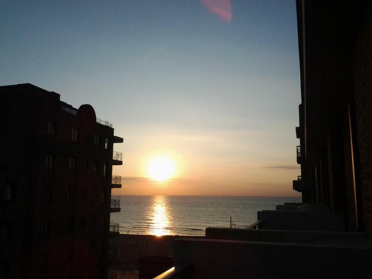 Zonnig Appartement Met Zeezicht Koksijde Exteriér fotografie